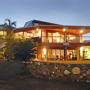 Airlie Waterfront Airlie Beach