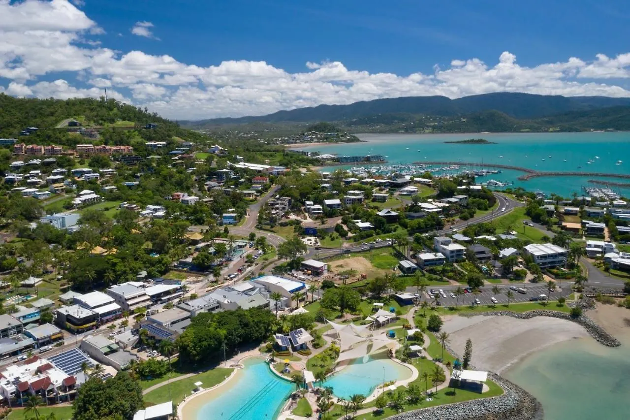 Waterview Airlie Beach 4*,  Australia